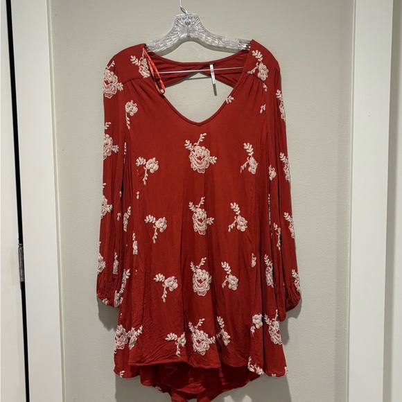 Free People Dresses & Skirts - Free People Red Backless Embroidered Long Sleeve Tunic - S